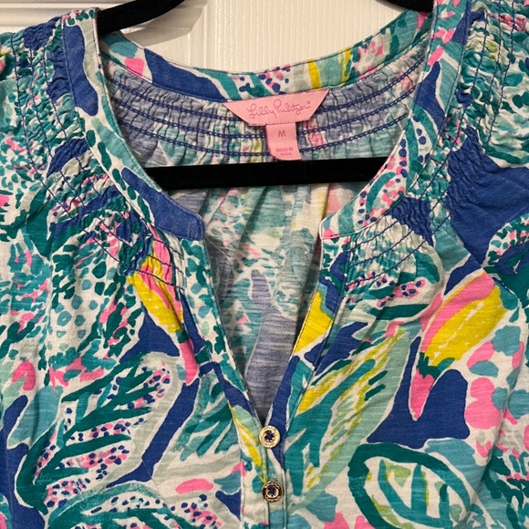 Lilly Pulitzer - Essie Smocked TOP M - Picture 2 of 4